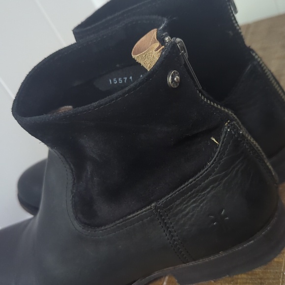 Like New Frye Jamie Black Leather Women's Boots with Zipper - Picture 7 of 10